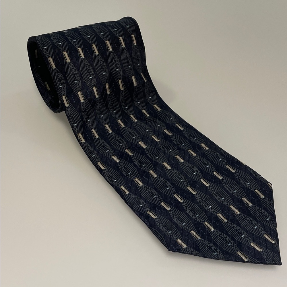 Elegant Black Patterned Men's Tie